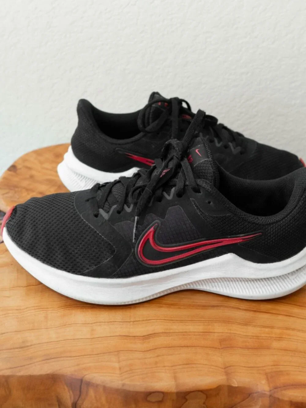 Nike Downshifter Running Shoes Womens 7.5 Black Red Athletic Sneakers CW3411-005